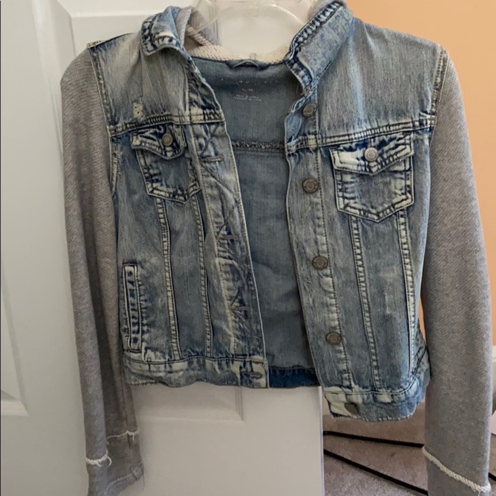 Jean jacket w hoodie